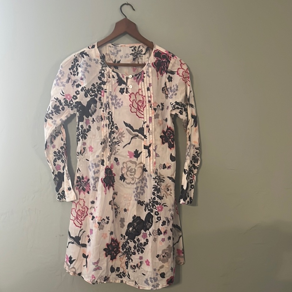 Tunic size medium unknown brand